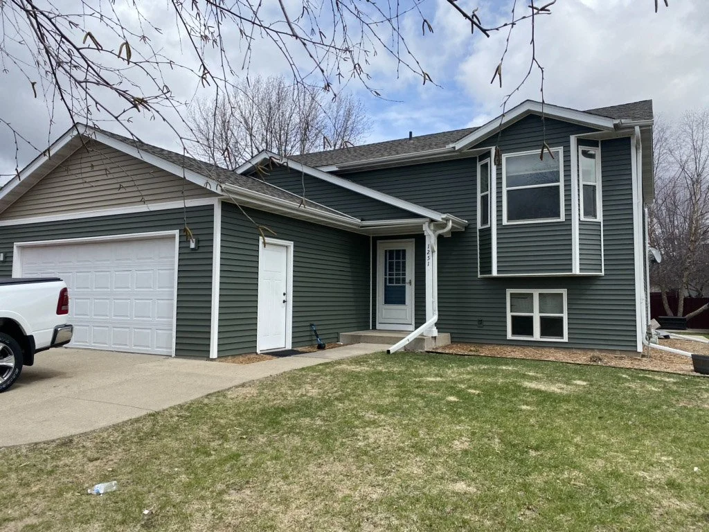 Deck Stain, Gutters, Siding, Roofing – Shakopee